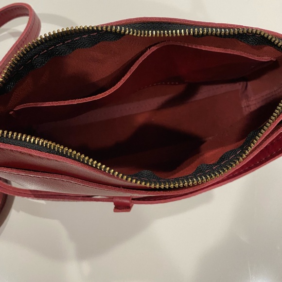 Portland Leather Cranberry Poppy Classic with Adjustable Strap and ECU. - Picture 4 of 7